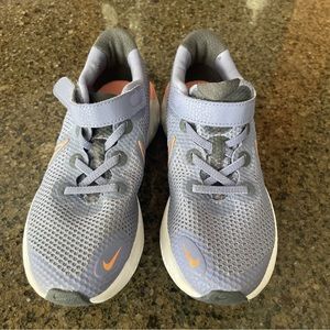 Nike Renew Run Girls Shoes (PSV) Kids Size 2.5Y CT1436-418. Excellent condition